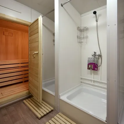 Фото №4 вагон-дом на прицеп-шасси сауна-душевая