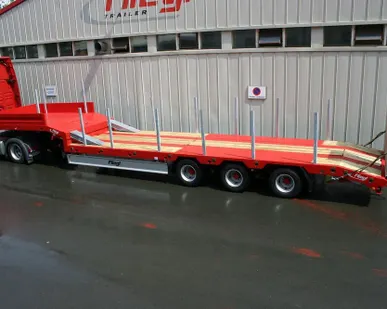 фото Полуприцеп-тяжеловоз трехосный не раздвижной трал Fliegl (Флигл, Германия)