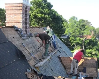 фото Демонтаж шифера (вальмовая кровля)