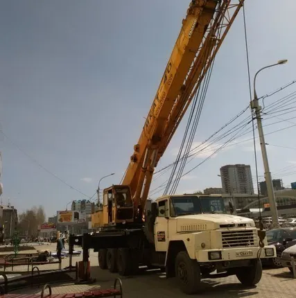 Фото №0 В аренду автокран 32 тонн стрела 35 метров