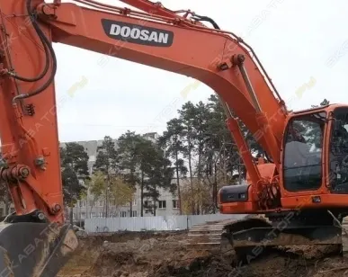фото Аренда гусеничного экскаватора Doosan DX300LC, Москва