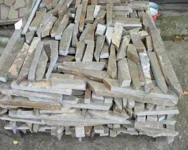 фото Плитка наборная из серого песчаника