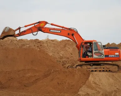 фото Услуги гусеничного экскаватора