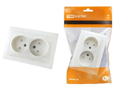фото Розетка двойная с защитными шторками 10А белый "Таймыр"
