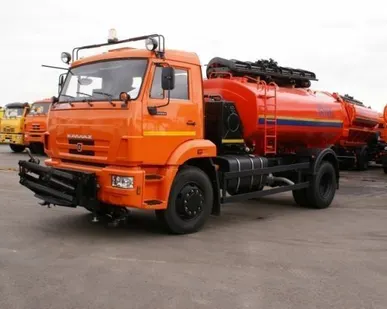 фото Поливомоечная КО-806-01 на шасси КамАЗ-43253-3010-28