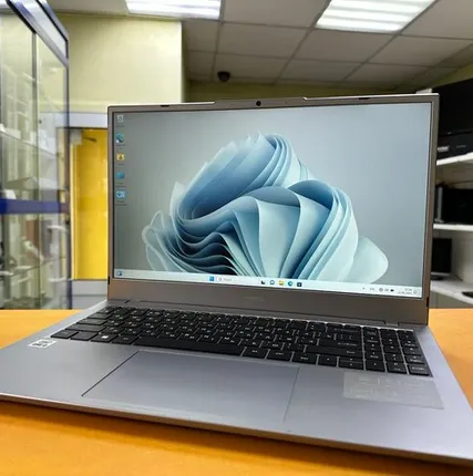 Фото №0 15.6" Ноутбук Rombica i5 10210U / 8Gb / SSD256Gb