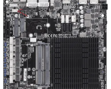 фото Материнская плата GIGABYTE