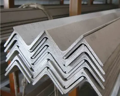 фото Уголок нержавеющий 70х70 х 7 мм 08Х18Н10