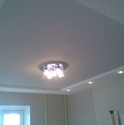 Фото №0 Потолок натяжной бесшовный