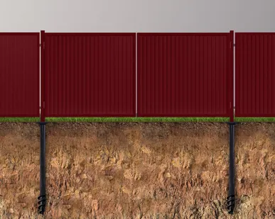 фото Распашные ворота из профнастила на сваях