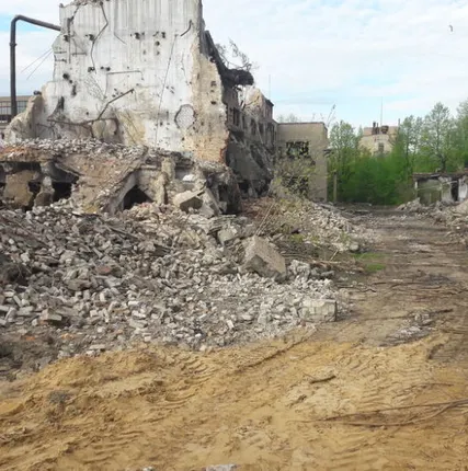 Фото №0 Бой кирпича