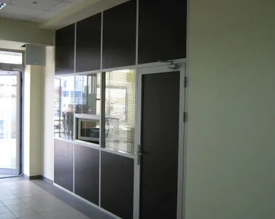 фото Интерьерная перегородка из алюминиевого профиля