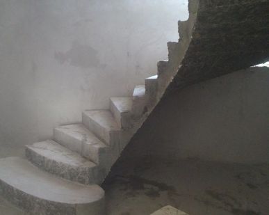 фото Монолитные железобетонные лестницы