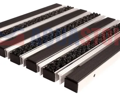 фото Алюминиево-ворсовый половик со скребком и щеткой (длиной до 4 м)