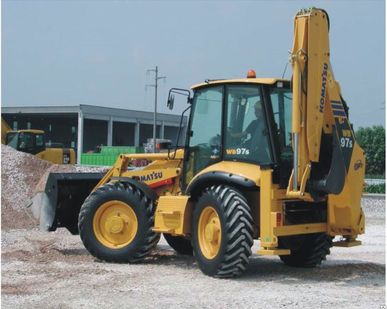 фото Аренда экскаватора - погрузчика Komatsu-WB79S с гидромолотом