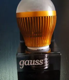 фото Светодиодная лампа Gauss 3W E27 2700K шар, металл