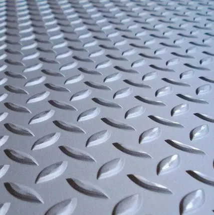 Фото №0 Лист рифленый 3 мм чечевица от 5 тонн