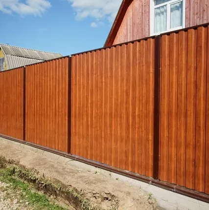 Фото №0 Установка ограждения из профнастила