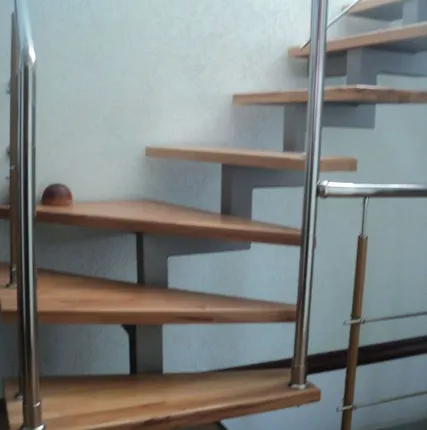 Фото №0 Лестницы из металла