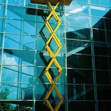 Фото №0 Аренда ножничного электрического подъемника Haulotte Compact 12