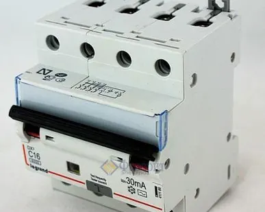 фото Дифференциальный автомат АВДТ 4п 40А 30мА DX3 Legrand