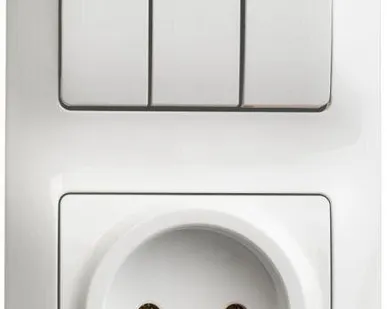 фото Блок комбинированный Glossa (розетка + 3-кл. выкл.) бел. SE GSL000176