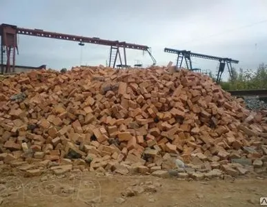 фото Битый кирпич шамотный