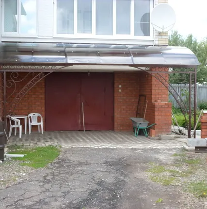 Фото №0 Навес из поликарбоната