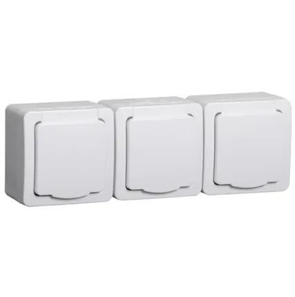 Фото №0 IEK Розетка 3-м ОП Гермес Plus 16А IP54 с заземл. с крышкой бел. РСб23-3-ГПБб IEK