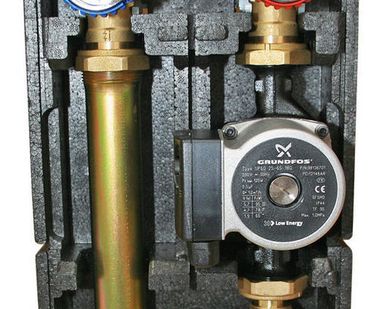 фото Насосная группа со смесителем G 1” F - G 1”1/2 M с насосом Grundfos UPSO 25