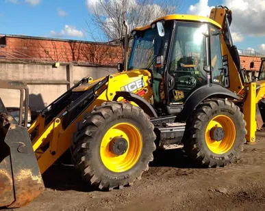 фото Аренда трактора, экскаватора погрузчика JSB 4CX и Caterpillar Услуги