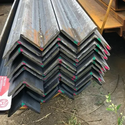 Фото №0 Уголок металлический недалеко