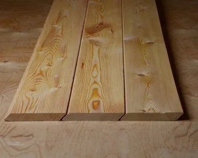 фото Планкен скошенный лиственница 45x146мм, 2...3м