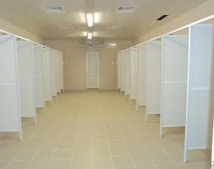 Фото №0 Душевая перегородка из сэндвич-панелей 16 мм