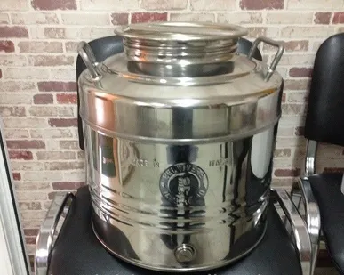 фото Фляга 30 литров из нержавеющей стали с винтовой крышкой и краном