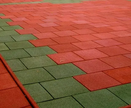 Фото №0 Резиновая плитка для садовых дорожек дома и дачи