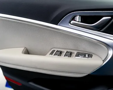 фото Перетяжка дверных карт