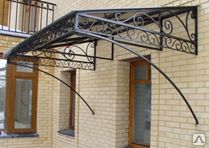 фото Металлический козырек с кованными элементами