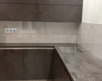 фото Прозрачный фартук для кухни