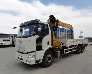 фото Бортовой грузовик c КМУ FAW CA5250 с КМУ XCMG SQ12SK3Q (12т.)