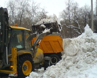 фото Очищение территории от снега с вывозом