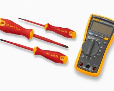 фото Комплект Fluke IB117L - мультиметр Fluke 117 с набором отвёрток