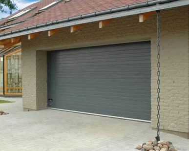 фото Секционные ворота