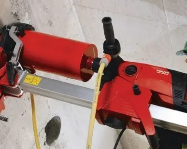 фото Алмазное сверление диаметром 82 мм.