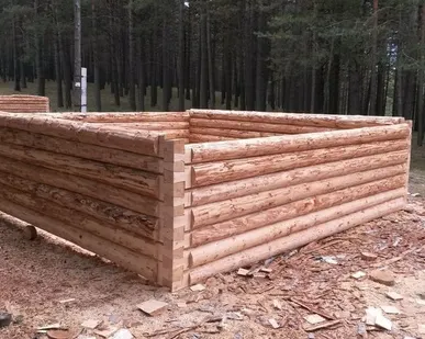 фото Сруб бани в лапу 6 на 4 м, высота 2,1 м сосна