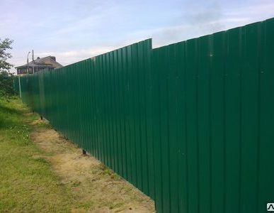фото Строительство забора из профнастила