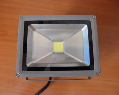 фото ФИТО ПРОЖЕКТОР светодиодный 20 Вт 220 в.