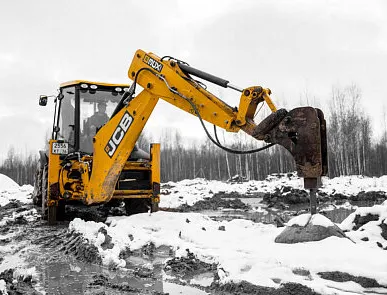 фото Аренда гидромолота на базе экскаватора погрузчика JCB 4CX