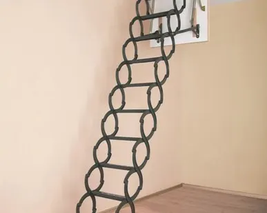 фото Чердачная термоизоляционная лестница FAKRO LST (Факро)