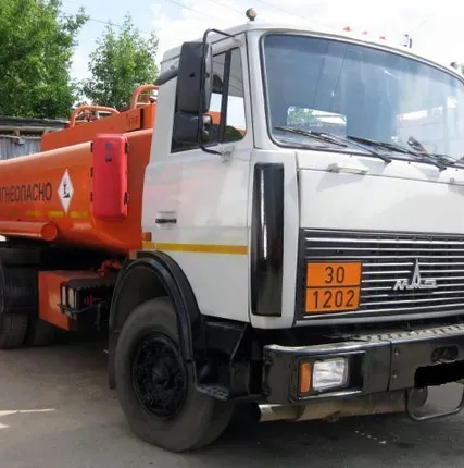 Фото №0 Услуги топливозаправщика 4.5 м3